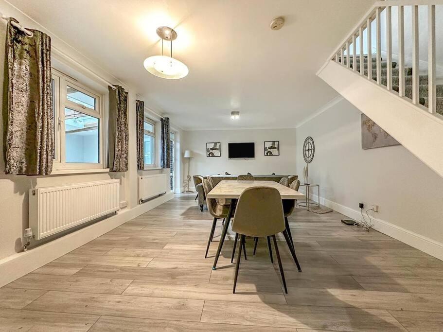 New Cosy Luxury 3 Bedroom House In Battersea ロンドン エクステリア 写真